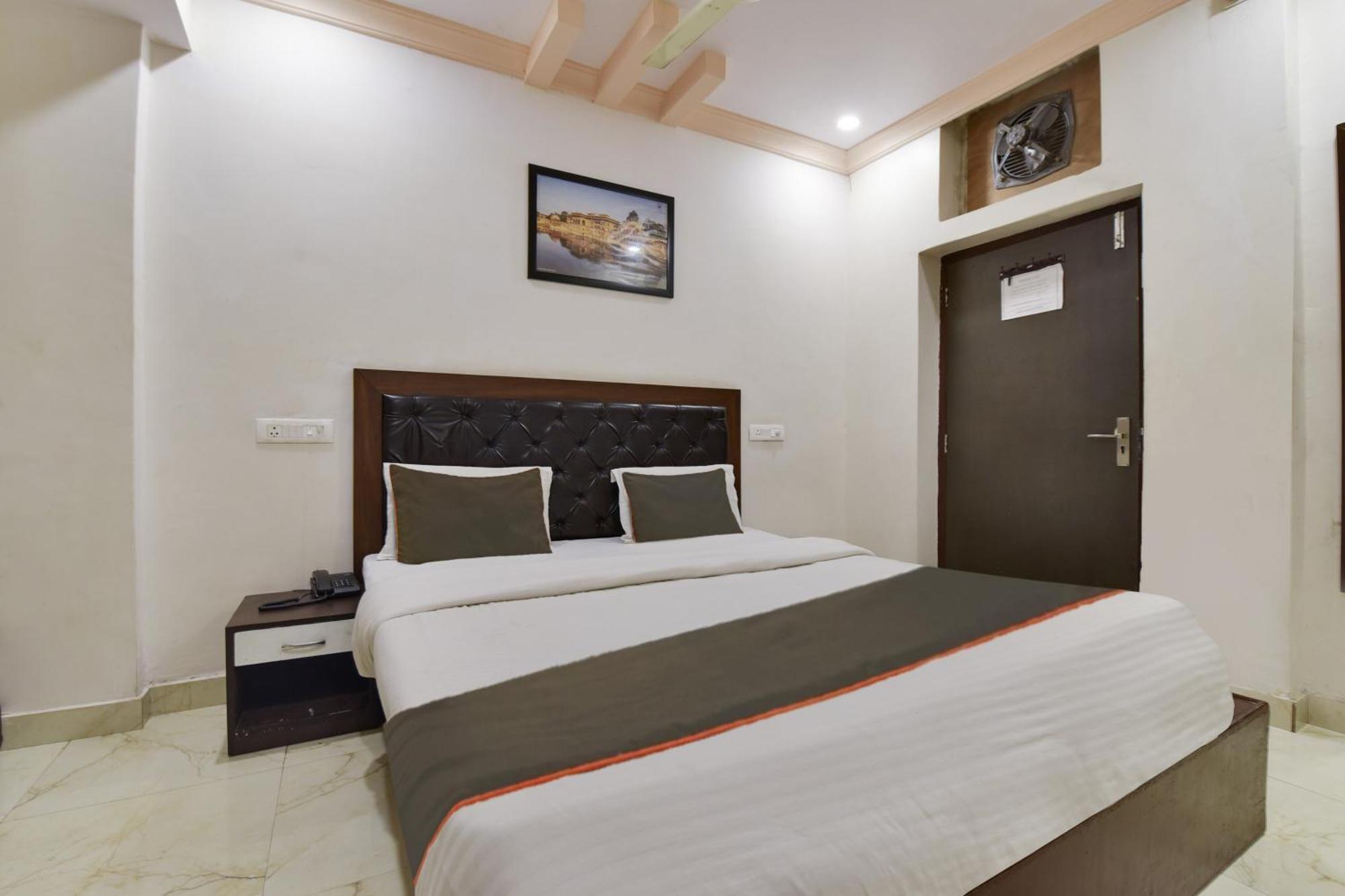 Hotel Super O Ratnam Palace 4*
